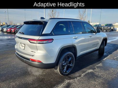 Used 2025 Jeep Grand Cherokee Limited w/ Luxury Tech Group II AWD/4WD image 9