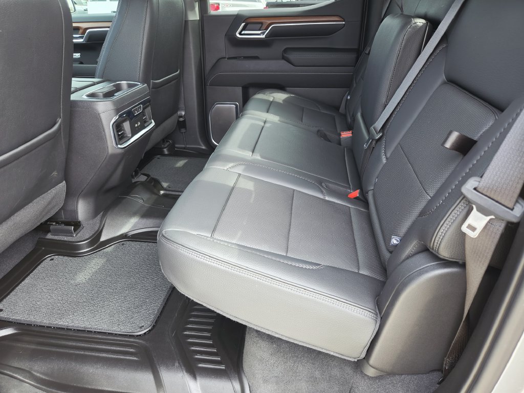Used 2023 GMC Sierra 1500 Denali w/ Denali Reserve Package AWD/4WD image 16
