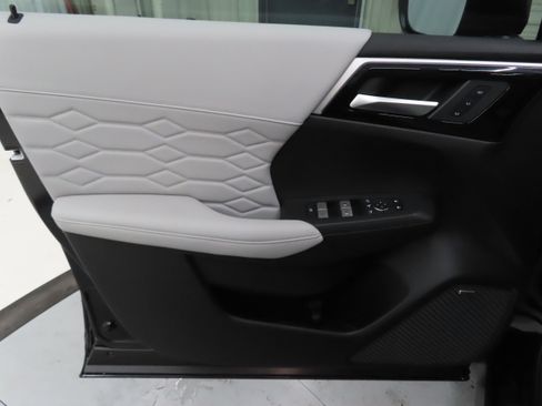 New 2026 Mitsubishi Outlander SEL image 9