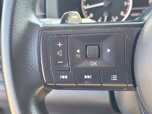 Used 2024 Nissan Pathfinder S image 15