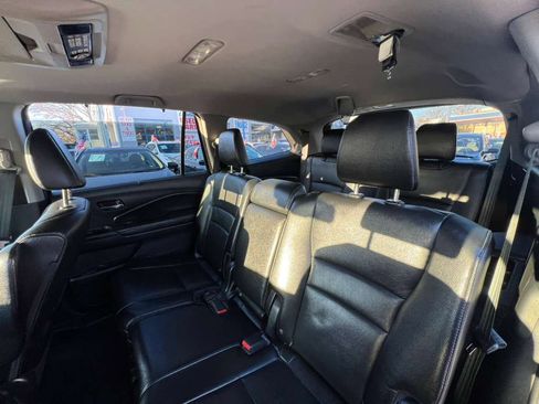Used 2018 Honda Pilot Touring image 32