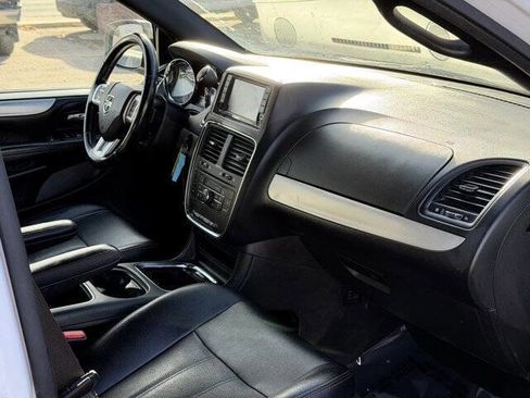 Used 2017 Dodge Grand Caravan GT image 19