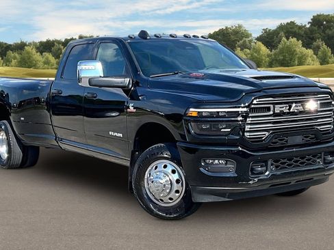 Used 2026 RAM 3500 Laramie w/ Sport Appearance Package AWD/4WD image 2