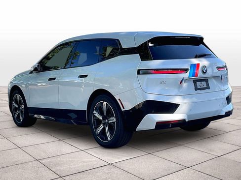 Used 2023 BMW iX xDrive50 w/ Sport Package AWD/4WD image 12