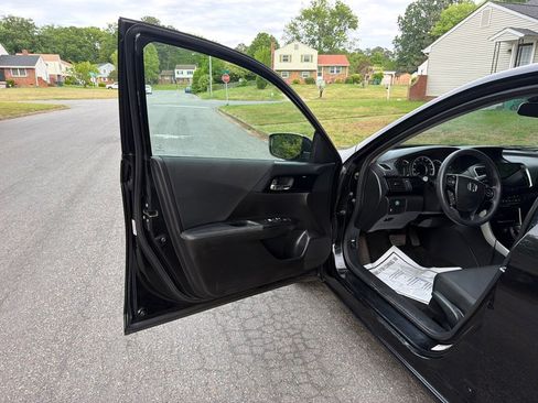 Used 2016 Honda Accord LX image 14