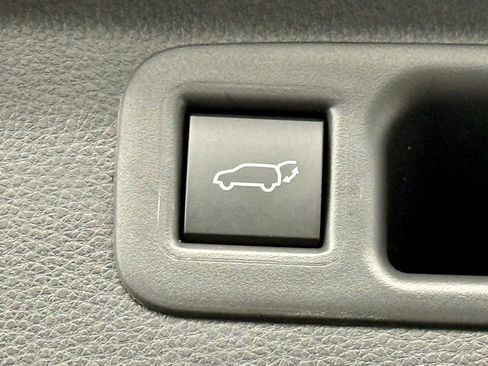 Used 2026 Toyota Highlander Platinum image 14