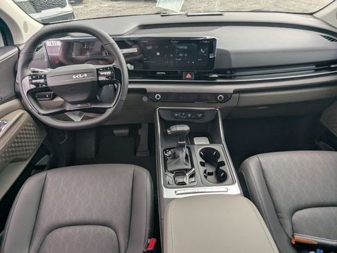 New 2027 Kia Carnival EX FWD image 15