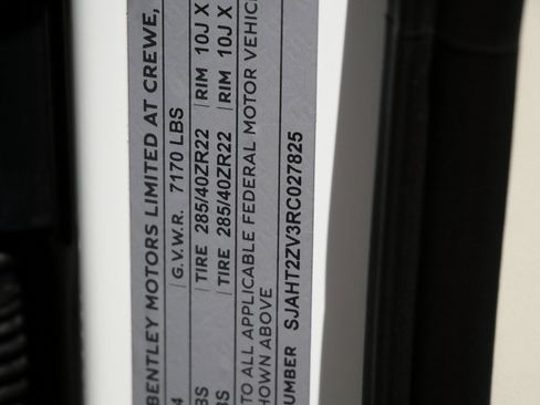 Used 2024 Bentley Bentayga Extended Wheelbase image 25