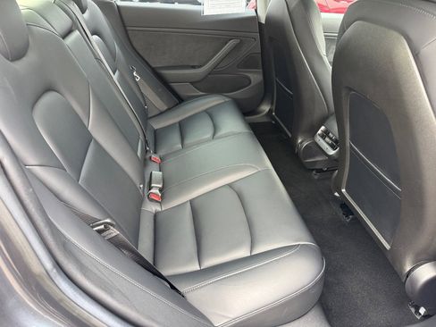 Used 2018 Tesla Model 3 Long Range image 19