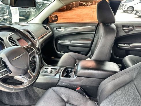 Used 2020 Chrysler 300 Touring w/ Sport Appearance Package RWD image 24