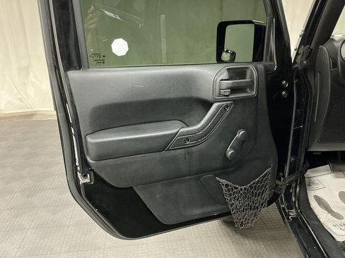 Used 2015 Jeep Wrangler Unlimited Sport w/ Max Tow Package AWD/4WD image 18