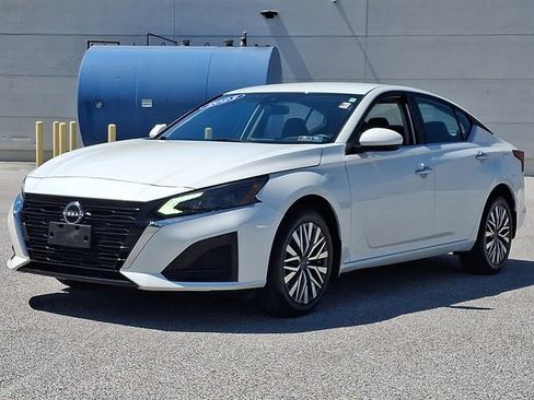 Used 2023 Nissan Altima 2.5 SV AWD/4WD image 6