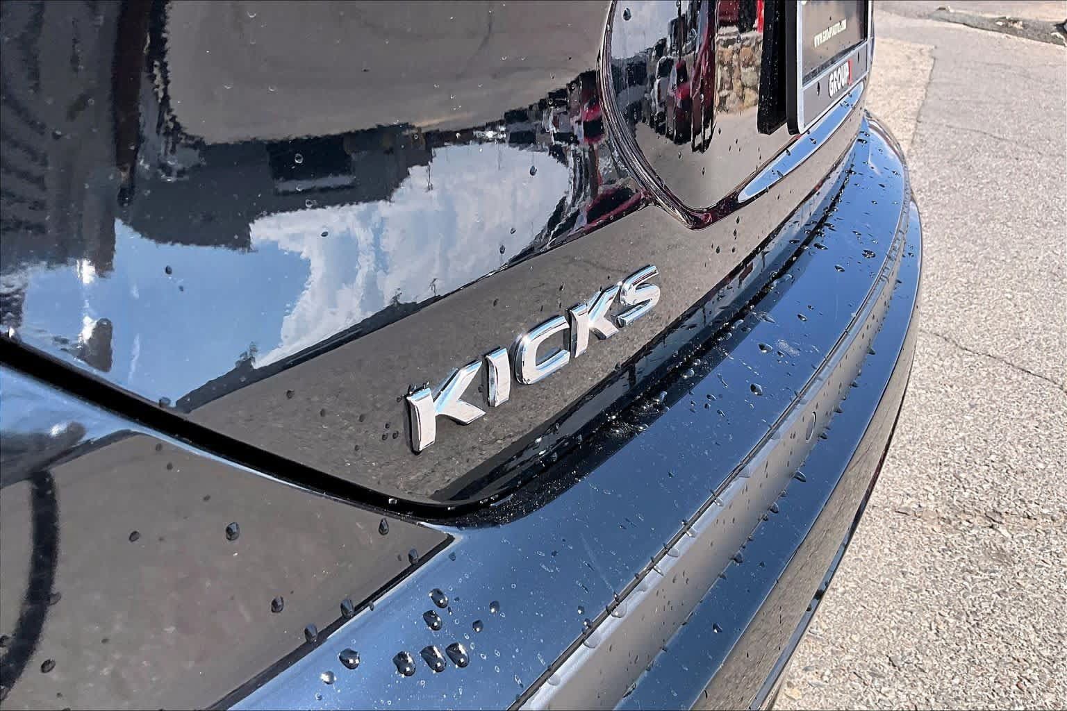 Used 2023 Nissan Kicks SV FWD image 30