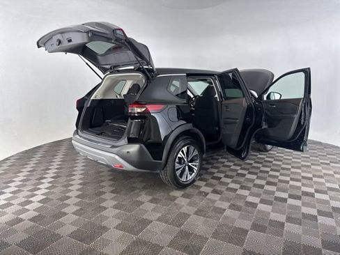 Used 2022 Nissan Rogue SV image 18