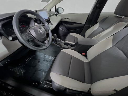 Used 2025 Toyota Corolla LE FWD image 15