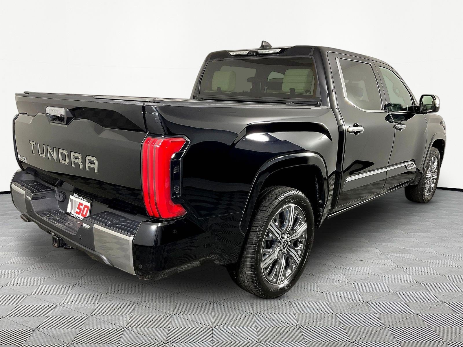 Used 2022 Toyota Tundra Capstone AWD/4WD image 6