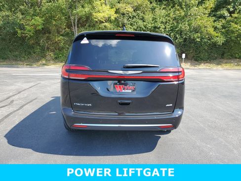 New 2026 Chrysler Pacifica Select image 5