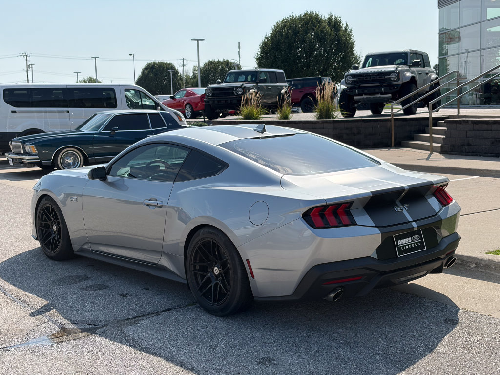 Certified 2025 Ford Mustang GT RWD image 4