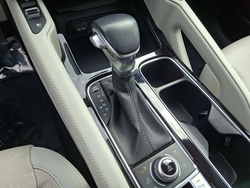 Certified 2023 Kia Telluride EX w/ EX Captain's Chair Package AWD/4WD image 14