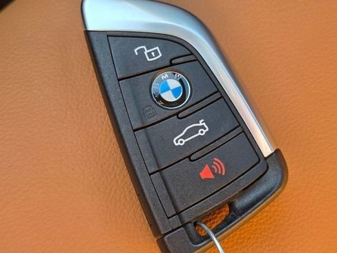 Used 2026 BMW 330i xDrive Sedan AWD/4WD image 38
