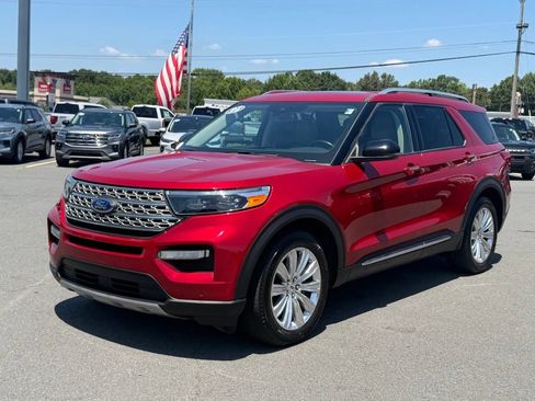 Used 2023 Ford Explorer Limited w/ Equipment Group 301A RWD image 10