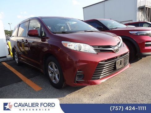 Used 2020 Toyota Sienna LE FWD image 1