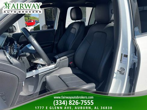 Used 2025 Mercedes-Benz GLB 250 image 9