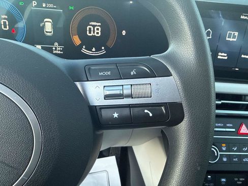 Certified 2025 Hyundai Tucson SE image 27