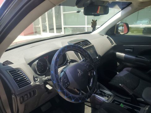 Used 2023 Mitsubishi Outlander Sport LE AWD/4WD image 2