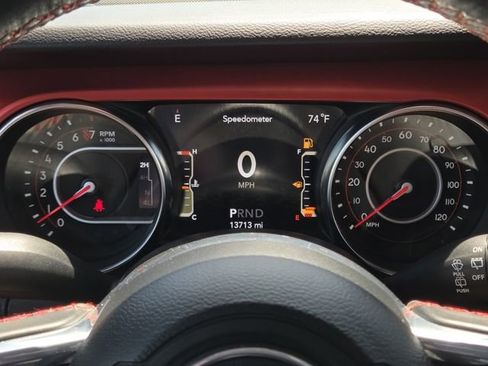 Used 2022 Jeep Wrangler Unlimited Rubicon AWD/4WD image 36