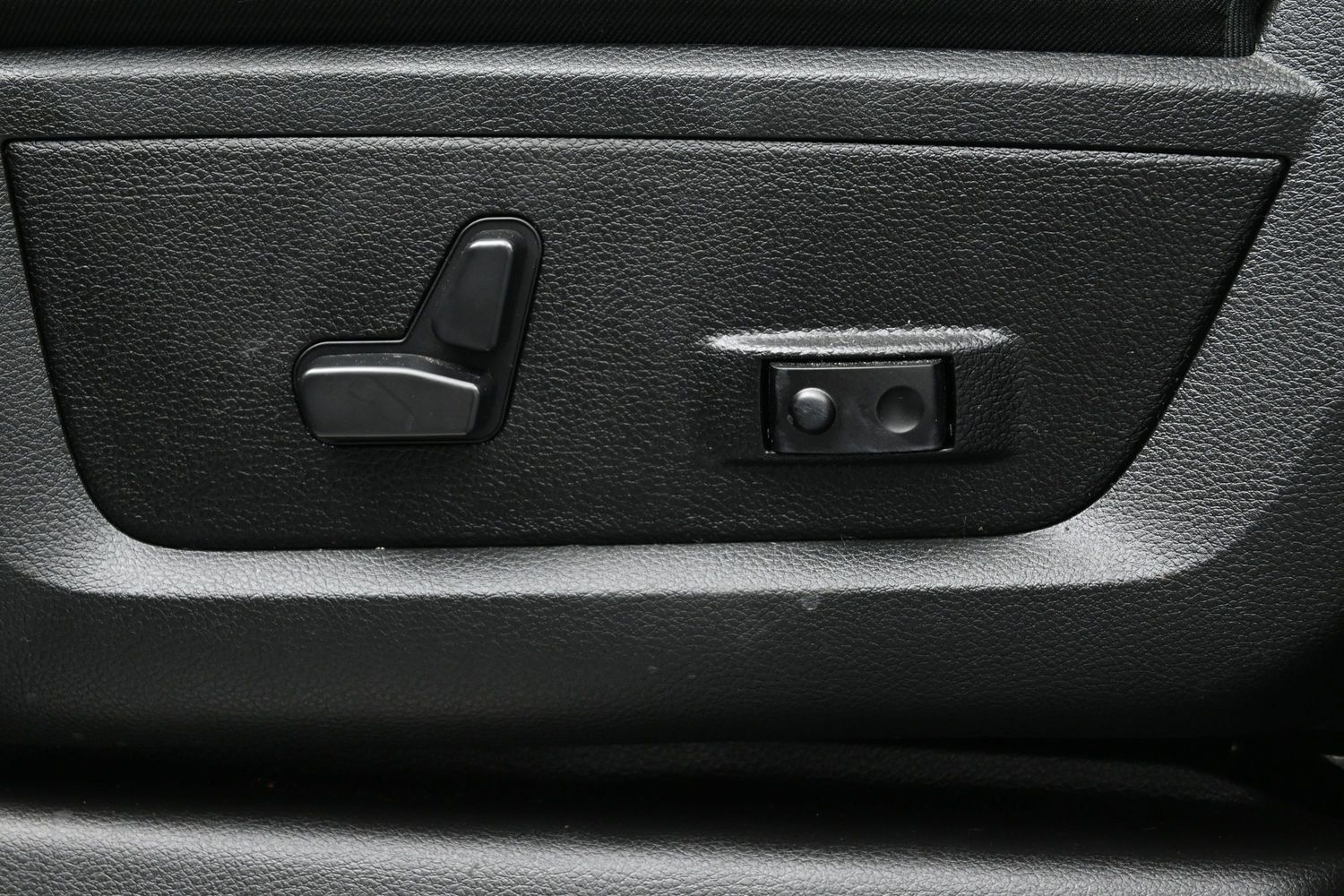 Used 2024 RAM 2500 Limited AWD/4WD image 10