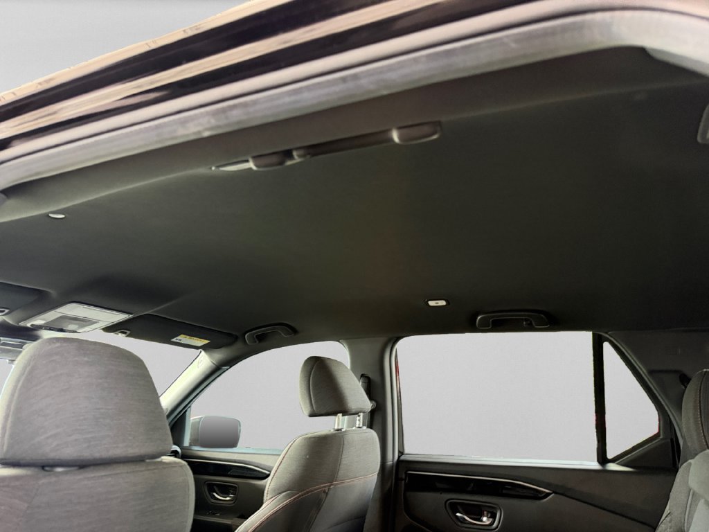 Used 2025 Honda Pilot Sport image 13