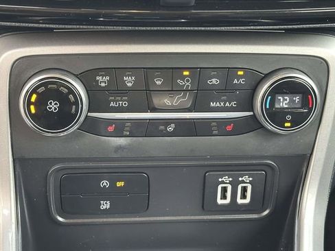 Used 2018 Ford EcoSport Titanium w/ Titanium Cold Weather Package image 29