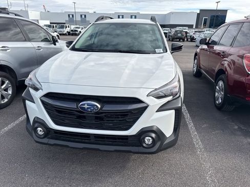 Used 2025 Subaru Outback Premium image 19