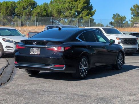 Used 2024 Lexus ES 300h w/ Premium Package FWD image 8