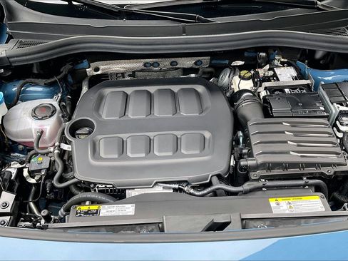 Certified 2025 Volkswagen Tiguan SE R-Line AWD/4WD image 9