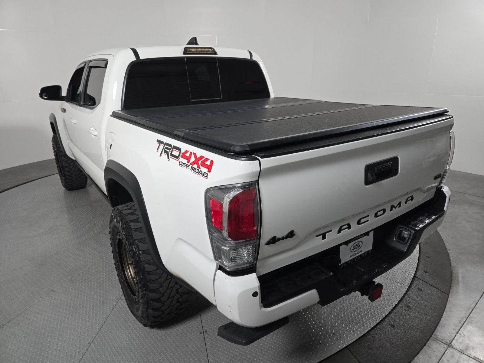Used 2021 Toyota Tacoma TRD Off-Road w/ TRD Premium Off Road Package AWD/4WD image 16