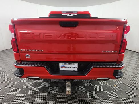 Used 2019 Chevrolet Silverado 1500 Custom w/ Custom Convenience Package AWD/4WD image 6