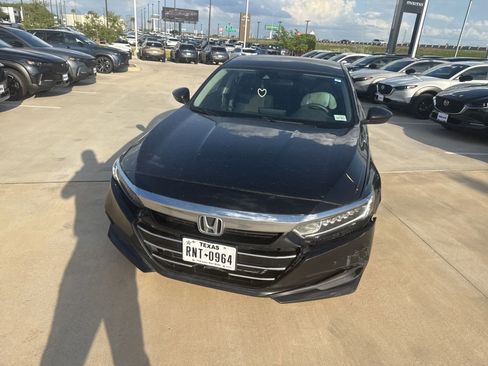 Used 2021 Honda Accord LX image 2
