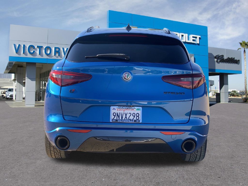 Used 2020 Alfa Romeo Stelvio Ti Sport w/ Quick Order Package 22S Sport AWD/4WD image 6