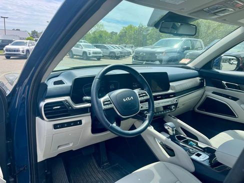 Used 2025 Kia Telluride EX AWD/4WD image 11