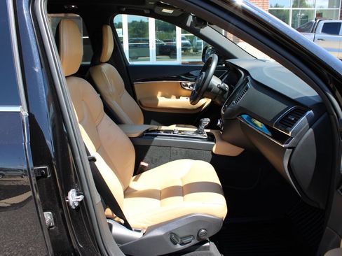 Used 2019 Volvo XC90 T6 Momentum w/ Advanced Package AWD/4WD image 45