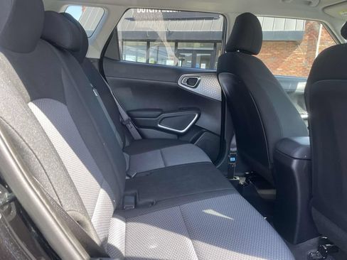 Used 2023 Kia Soul LX FWD image 15
