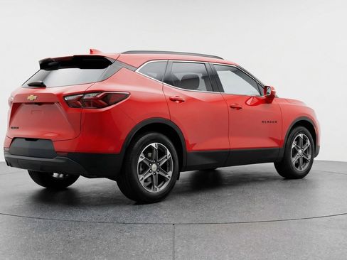 Used 2025 Chevrolet Blazer LT image 9