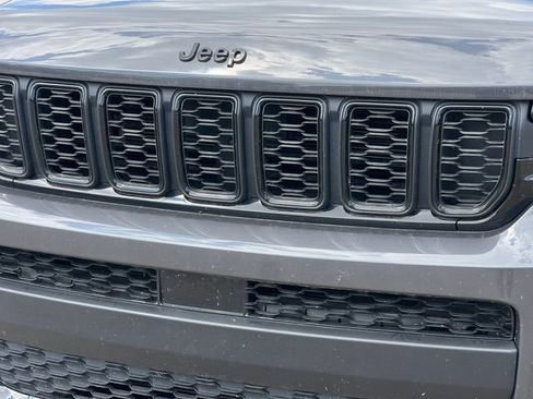 Used 2024 Jeep Grand Cherokee L Altitude AWD/4WD image 41