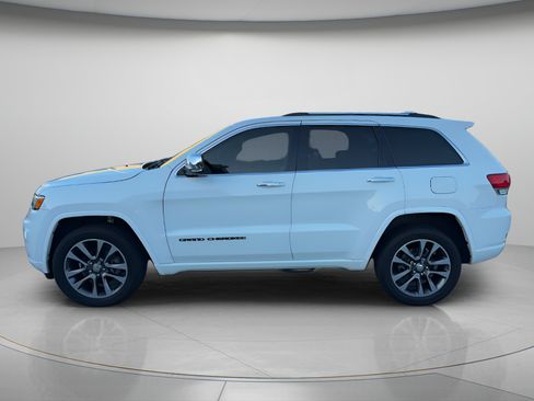 Used 2017 Jeep Grand Cherokee Overland AWD/4WD image 2