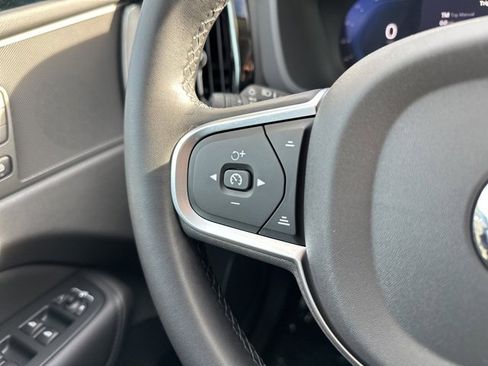 Certified 2025 Volvo XC60 B5 Core image 27