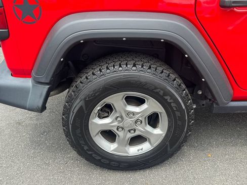 Used 2021 Jeep Wrangler Unlimited Sport AWD/4WD image 11