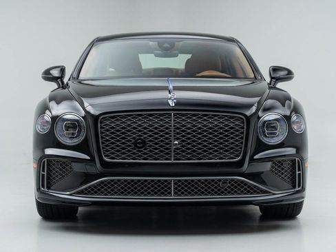 Used 2025 Bentley Flying Spur Plug-In Hybrid AWD/4WD image 12