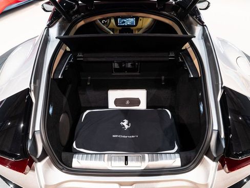 Certified 2025 Ferrari 12Cilindri RWD image 19